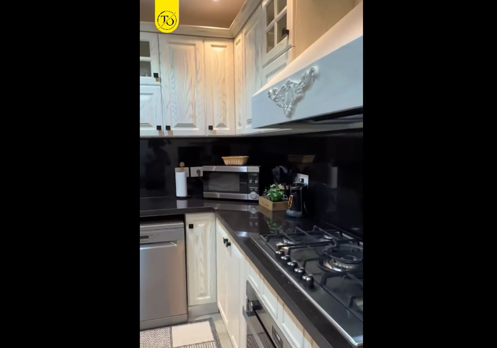 مطبخ مصمم بعناية لاظهار جمال كل تفصيلة ✨